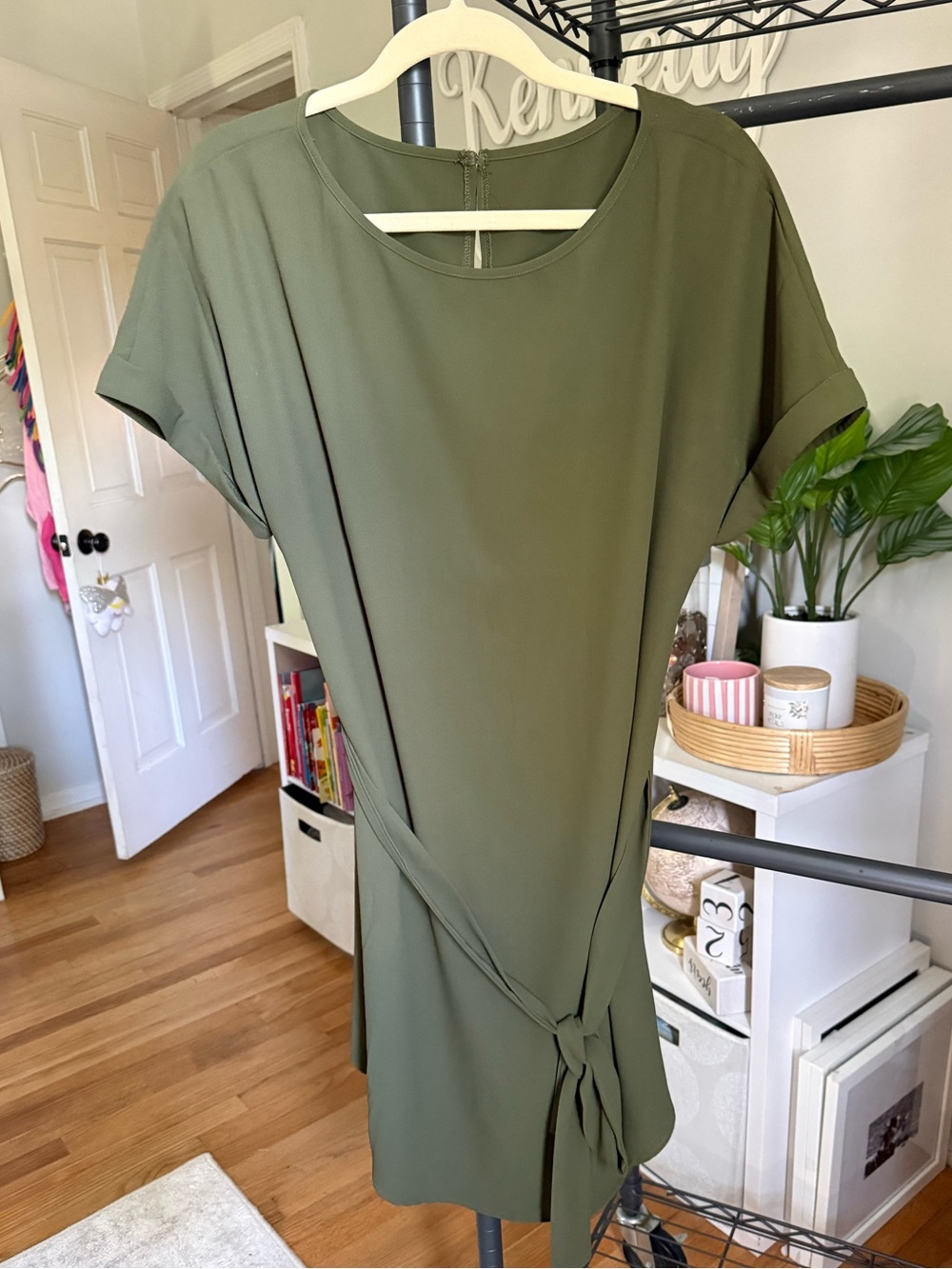 Olive Green Short Sleeve Tie-Waist Women’s Dress • L